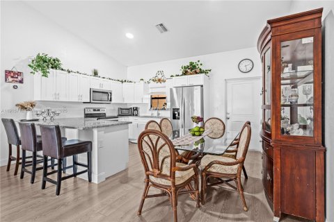 Casa en venta en LaBelle, Florida, 4 dormitorios № 2016230 - foto 14