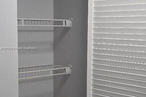 Снять в аренду кондоминиум в Майами, Флорида 2 спальни, 80.82м2, № 1973507 - фото 4