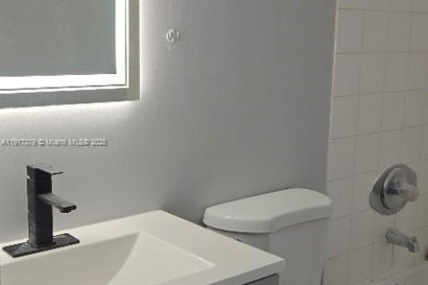 Снять в аренду кондоминиум в Майами, Флорида 2 спальни, 80.82м2, № 1973507 - фото 7