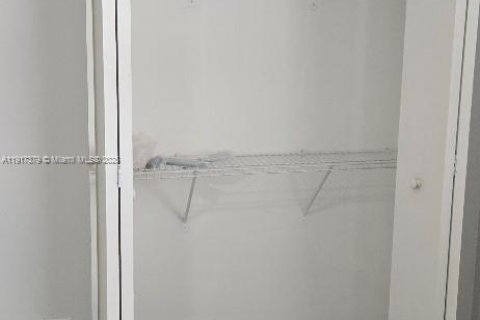 Снять в аренду кондоминиум в Майами, Флорида 2 спальни, 80.82м2, № 1973507 - фото 6