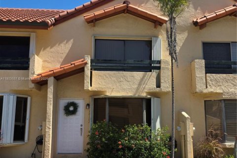 Townhouse in Miami, Florida 2 bedrooms, 107.02 sq.m. № 1689269 - photo 1