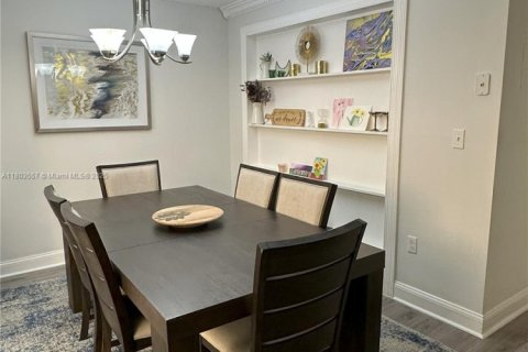Townhouse in Miami, Florida 2 bedrooms, 107.02 sq.m. № 1689269 - photo 20