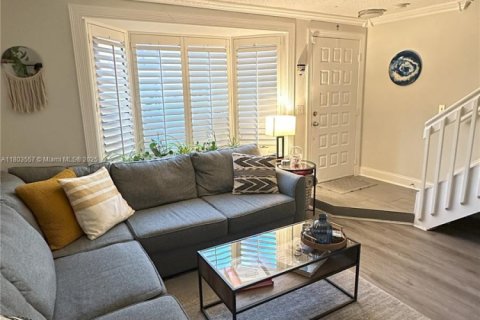 Townhouse in Miami, Florida 2 bedrooms, 107.02 sq.m. № 1689269 - photo 8