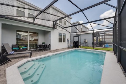 House in Davenport, Florida 5 bedrooms, 232.63 sq.m. № 2221375 - photo 3