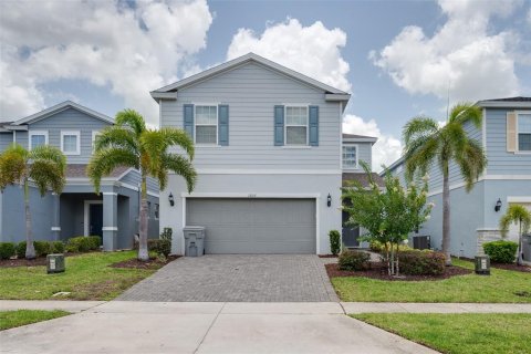 House in Davenport, Florida 5 bedrooms, 232.63 sq.m. № 2221375 - photo 2