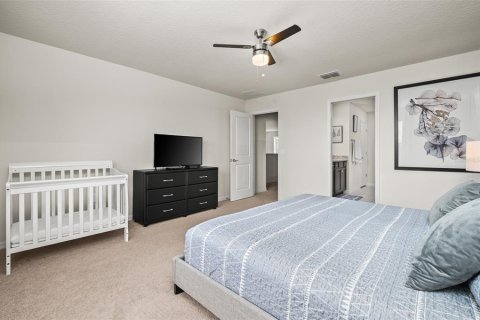House in Davenport, Florida 5 bedrooms, 232.63 sq.m. № 2221375 - photo 17