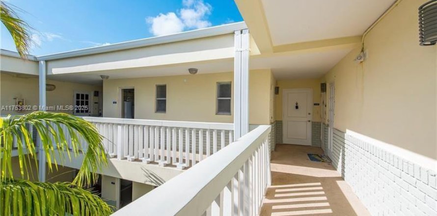 Condo in Fort Lauderdale, Florida, 1 bedroom № 1730173