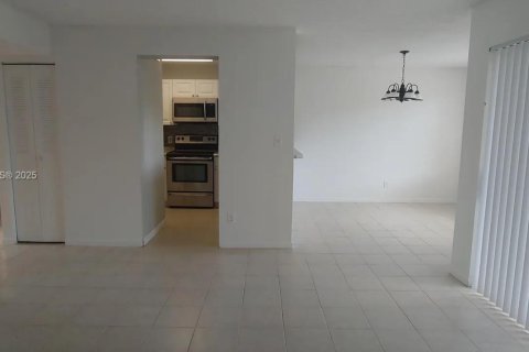 Copropriété à louer à Coral Springs, Floride: 1 chambre, 75.81 m2 № 1977960 - photo 9