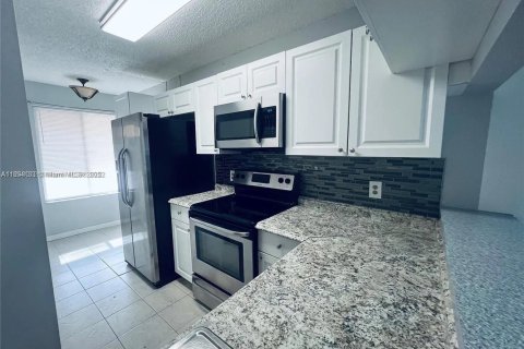 Copropriété à louer à Coral Springs, Floride: 1 chambre, 75.81 m2 № 1977960 - photo 3