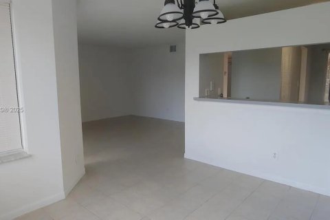 Copropriété à louer à Coral Springs, Floride: 1 chambre, 75.81 m2 № 1977960 - photo 8