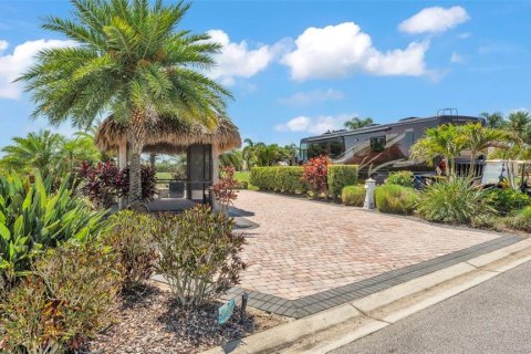 Land in Polk City, Florida № 1751778 - photo 5