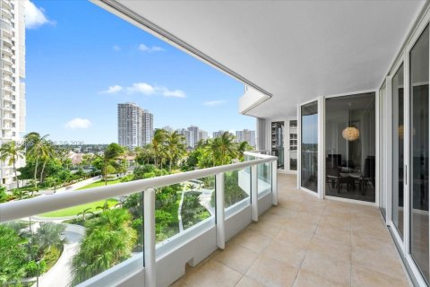 Condo in Aventura, Florida, 3 bedrooms  № 2025966 - photo 30
