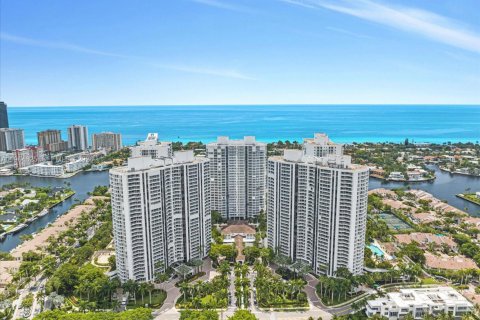 Condo in Aventura, Florida, 3 bedrooms  № 2025966 - photo 2