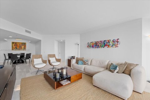 Condo in Aventura, Florida, 3 bedrooms  № 2025966 - photo 15