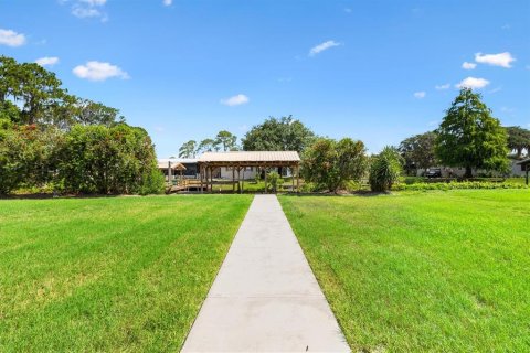 House in Leesburg, Florida 3 bedrooms, 185.25 sq.m. № 2231441 - photo 16