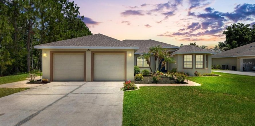 House in Leesburg, Florida 3 bedrooms, 185.25 sq.m. № 2231441