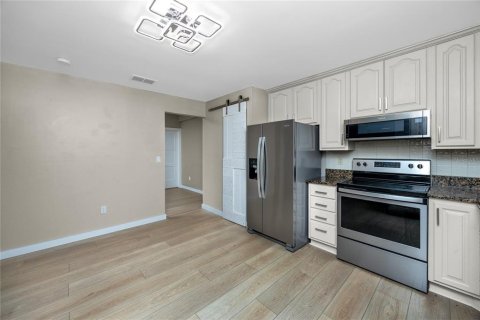 Casa en venta en Clearwater, Florida, 3 dormitorios, 140.84 m2 № 1898940 - foto 6