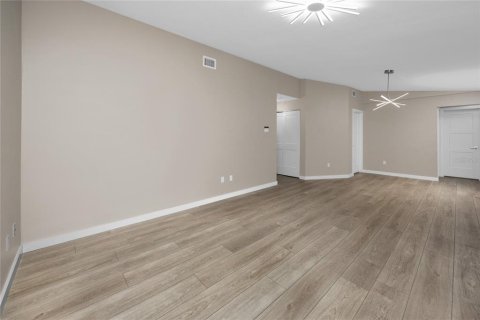 House in Clearwater, Florida 3 bedrooms, 140.84 sq.m. № 1898940 - photo 14
