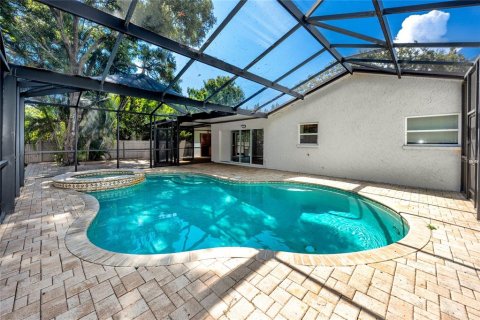 House in Clearwater, Florida 3 bedrooms, 140.84 sq.m. № 1898940 - photo 11