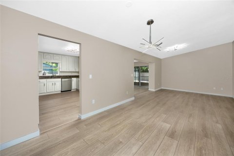 House in Clearwater, Florida 3 bedrooms, 140.84 sq.m. № 1898940 - photo 16