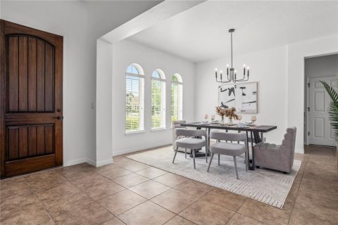 House in Orlando, Florida 5 bedrooms, 338.72 sq.m. № 1719781 - photo 4
