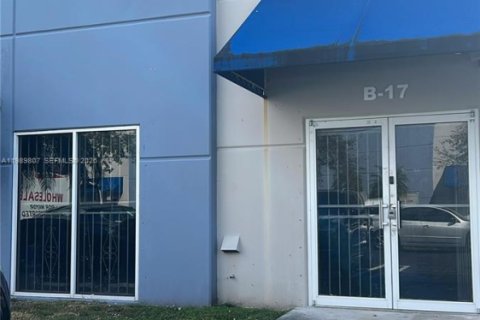 Immobilier commercial à vendre à Miami Gardens, Floride № 2051815 - photo 2
