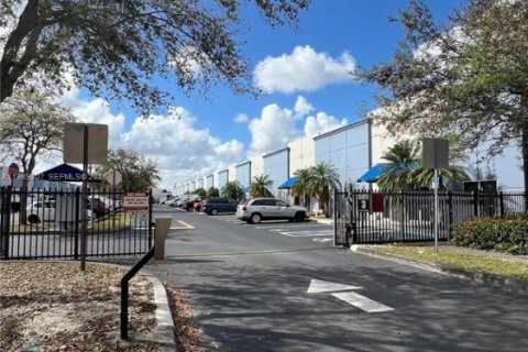 Immobilier commercial à vendre à Miami Gardens, Floride № 2051815 - photo 7