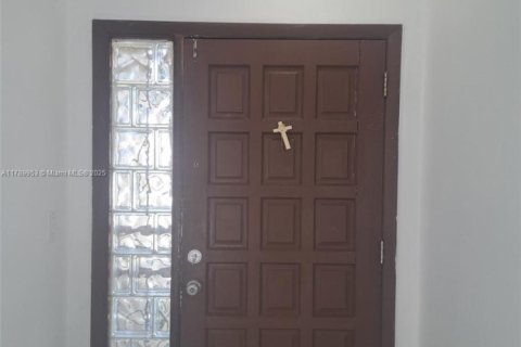 House in Miami, Florida 3 bedrooms, 96.25 sq.m. № 1730841 - photo 5