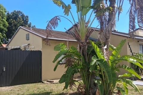 House in Miami, Florida 3 bedrooms, 96.25 sq.m. № 1730841 - photo 20