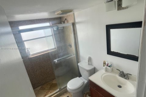 Copropriété à louer à Miami Beach, Floride: 2 chambres, 65.03 m2 № 1921597 - photo 9