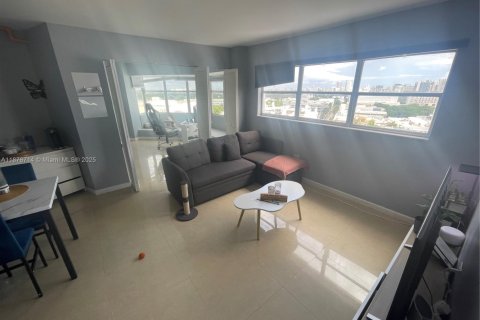 Copropriété à louer à Miami Beach, Floride: 2 chambres, 65.03 m2 № 1921597 - photo 3