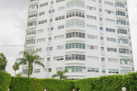Copropriété à louer à Miami Beach, Floride: 2 chambres, 65.03 m2 № 1921597 - photo 16