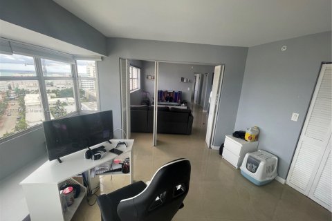 Copropriété à louer à Miami Beach, Floride: 2 chambres, 65.03 m2 № 1921597 - photo 12