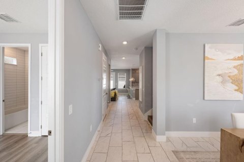 Casa en venta en Orlando, Florida, 5 dormitorios, 216.18 m2 № 2150820 - foto 11