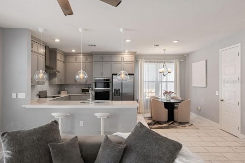 Casa en venta en Orlando, Florida, 5 dormitorios, 216.18 m2 № 2150820 - foto 14