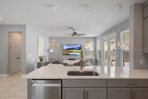 Casa en venta en Orlando, Florida, 5 dormitorios, 216.18 m2 № 2150820 - foto 13