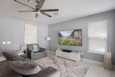 Casa en venta en Orlando, Florida, 5 dormitorios, 216.18 m2 № 2150820 - foto 16