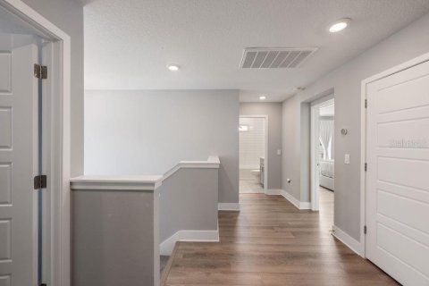 Casa en venta en Orlando, Florida, 5 dormitorios, 216.18 m2 № 2150820 - foto 23