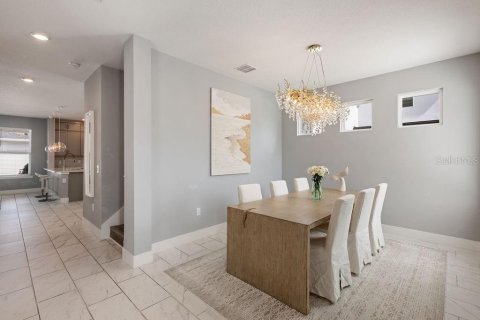 Casa en venta en Orlando, Florida, 5 dormitorios, 216.18 m2 № 2150820 - foto 7