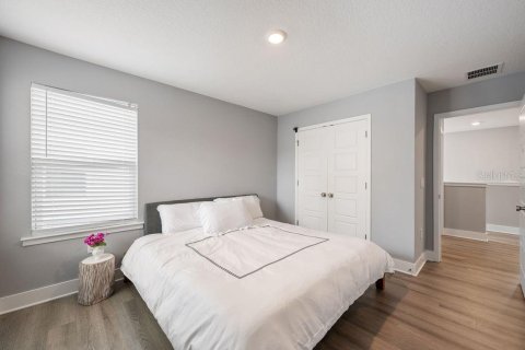 Casa en venta en Orlando, Florida, 5 dormitorios, 216.18 m2 № 2150820 - foto 27