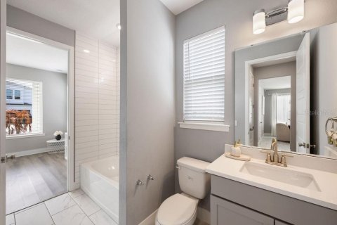 Casa en venta en Orlando, Florida, 5 dormitorios, 216.18 m2 № 2150820 - foto 10