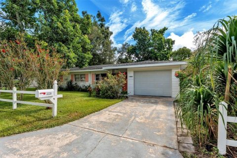House in Lakeland, Florida 3 bedrooms, 129.97 sq.m. № 1910865 - photo 4