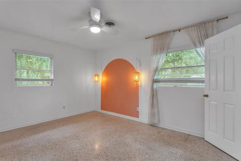 House in Lakeland, Florida 3 bedrooms, 129.97 sq.m. № 1910865 - photo 23