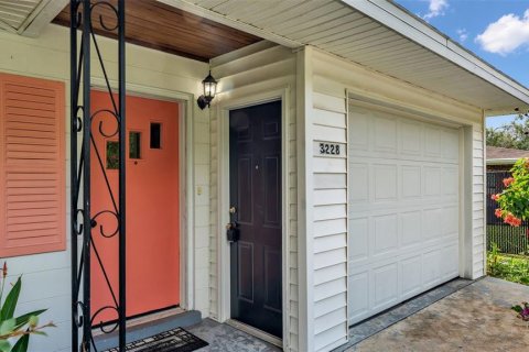 House in Lakeland, Florida 3 bedrooms, 129.97 sq.m. № 1910865 - photo 3