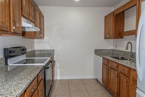 Appartement à louer à Orlando, Floride: 2 chambres, 93.46 m2 № 2385668 - photo 6