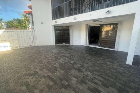 Condo in Miami, Florida, 2 bedrooms  № 1944514 - photo 28
