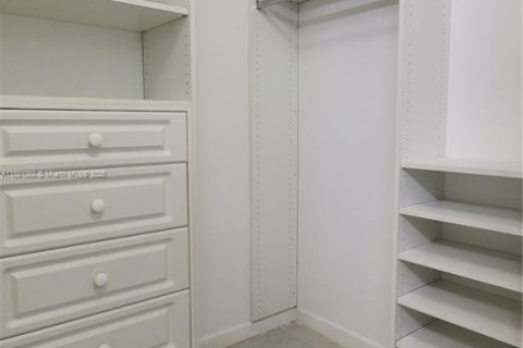 Condo in Miami, Florida, 2 bedrooms  № 1944514 - photo 14