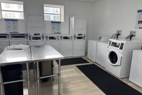 Снять в аренду кондоминиум в Майами-Бич, Флорида 1 спальня, 86.4м2, № 1846281 - фото 14