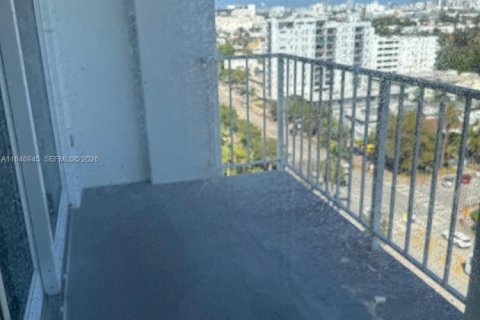 Снять в аренду кондоминиум в Майами-Бич, Флорида 1 спальня, 86.4м2, № 1846281 - фото 12