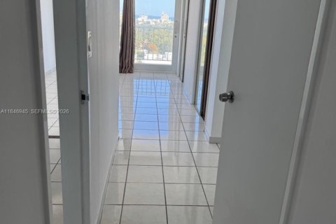 Снять в аренду кондоминиум в Майами-Бич, Флорида 1 спальня, 86.4м2, № 1846281 - фото 11